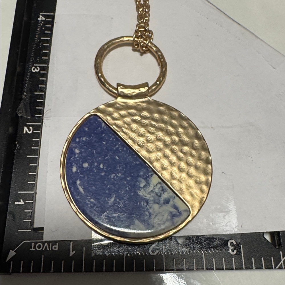 4/$20 - Gold Tone Blue Stone Pendant Necklace NWOT (BR1212/2) - Picture 5 of 6